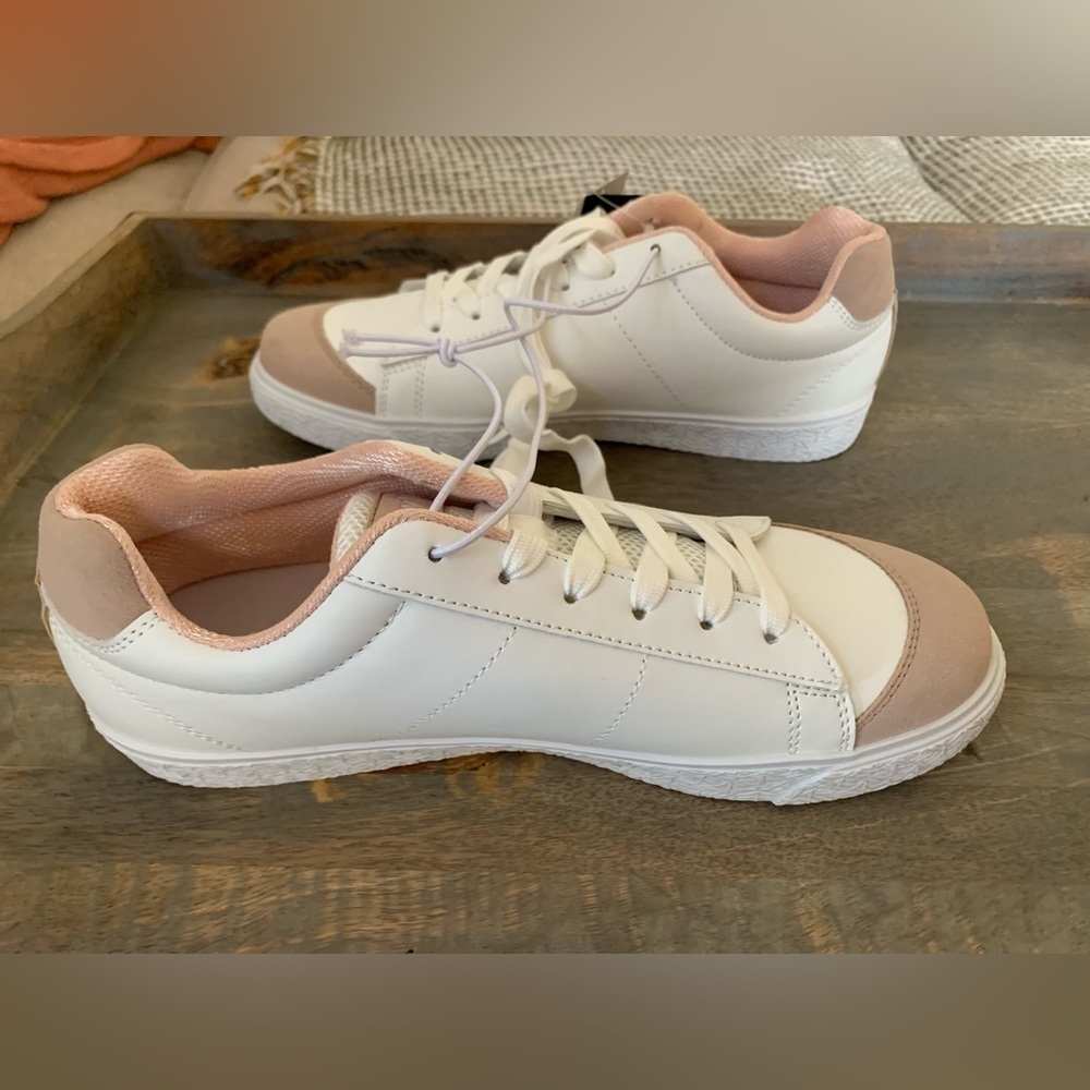 Hurley Women’s Sneakers - Picture 9 of 11